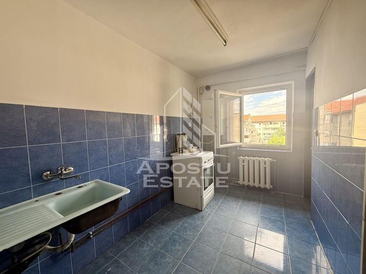 Apartament cu 3 camere decomandat în Dorobanților