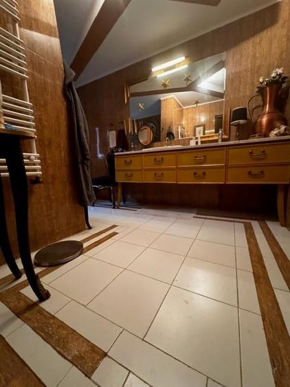 Casă cu 6 camere cu Teren 1576 Mp în Băneasa