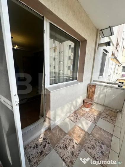 Apartament cu 4 camere decomandat în Central