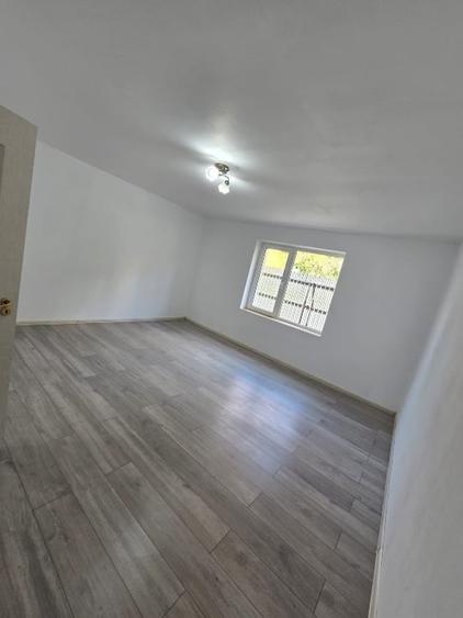 Casă individuală cu 2 camere cu Teren 760 Mp în Central