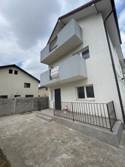 Duplex cu 5 camere cu Canalizare în Haliu