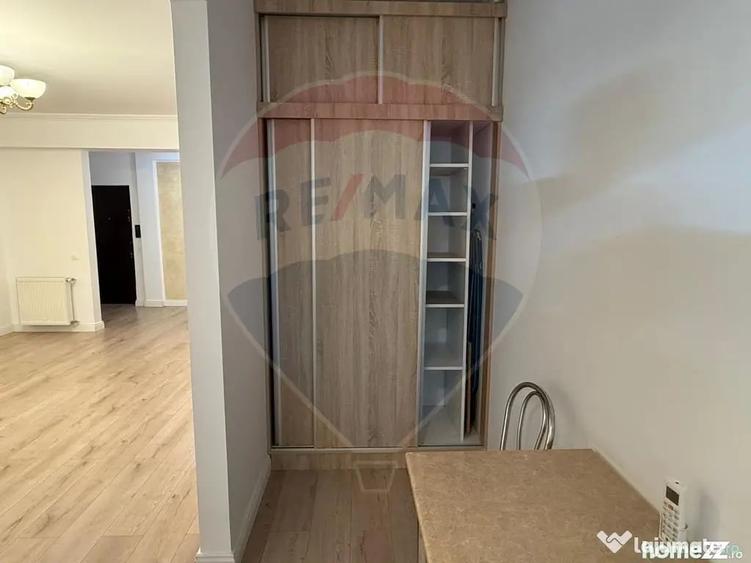 Apartament cu 3 camere decomandat în Aviației