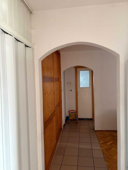 Apartament cu 3 camere decomandat în Rogerius