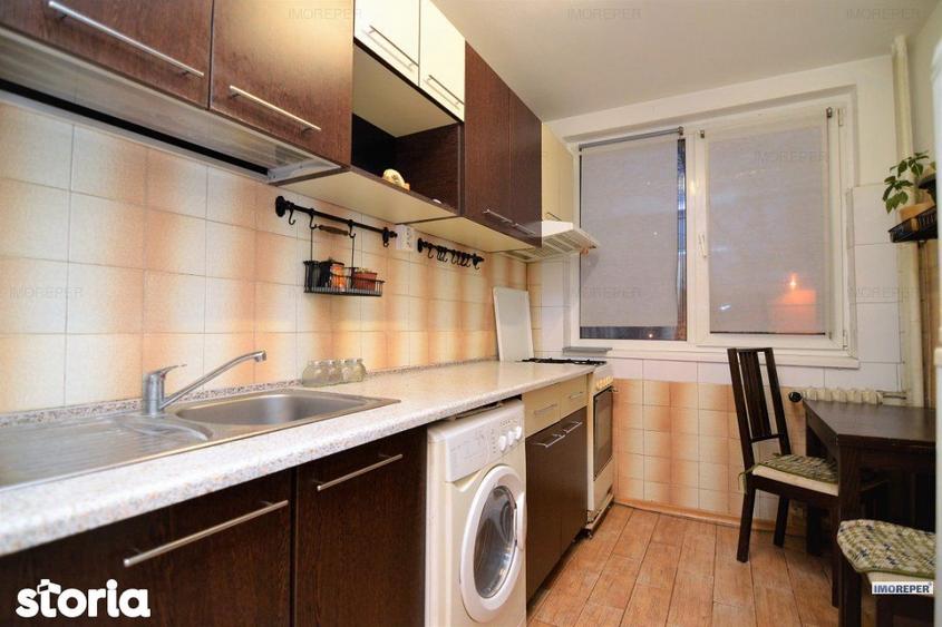 Apartament cu 2 camere, mobilat în Tei
