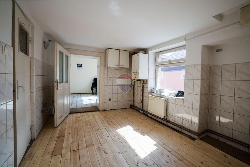 Apartament cu 8 camere în Blumăna