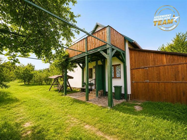 Casă individuală cu 4 camere cu Teren 2200 Mp în Băcel