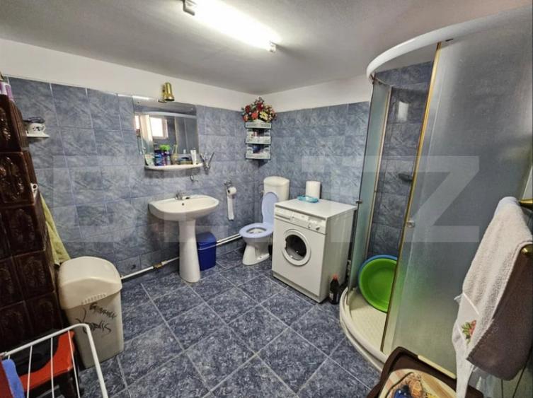 Casă cu 5 camere cu Teren 295 Mp în Strejnicu