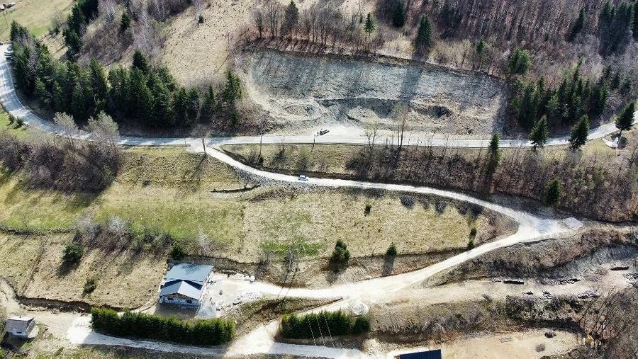 Teren de 2400 mp, în Sohodol
