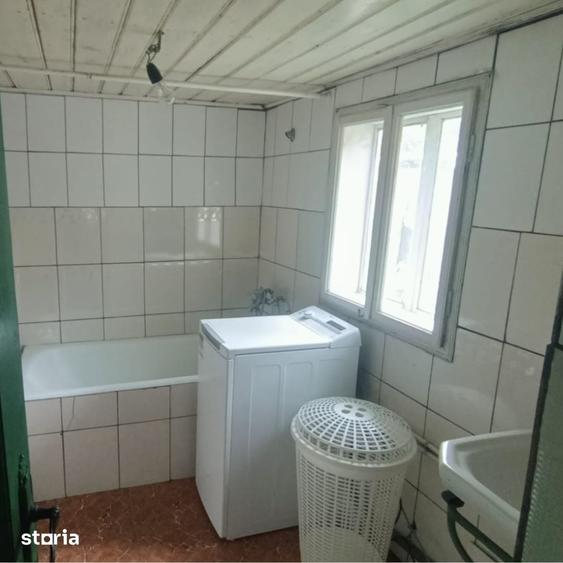 Casă cu 5 camere cu Teren 250 Mp în Central