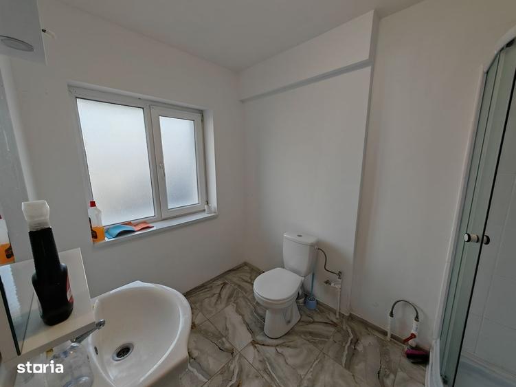 Casă cu 4 camere cu Teren 250 Mp în Tache