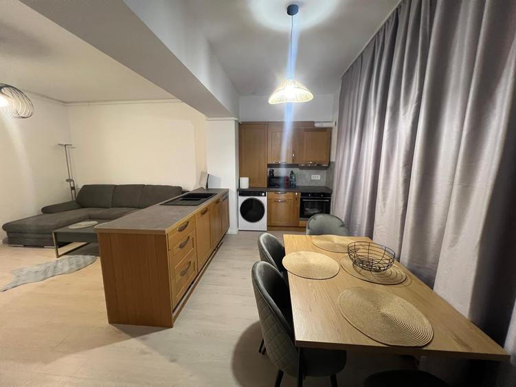 Apartament cu 3 camere decomandat, mobilat în Sisești
