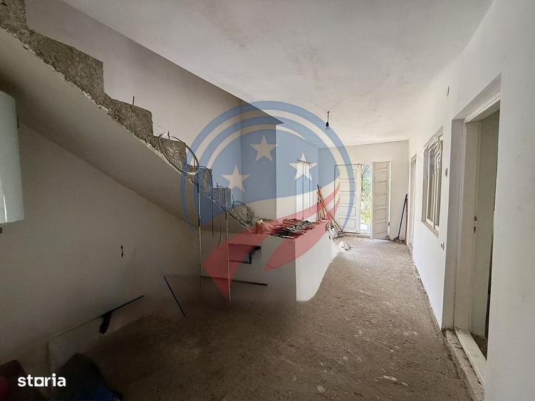 Casă cu 4 camere în Central
