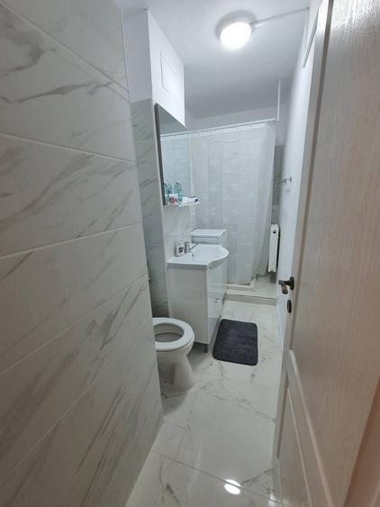 Apartament cu 2 camere semidecomandat, mobilat în Girocului