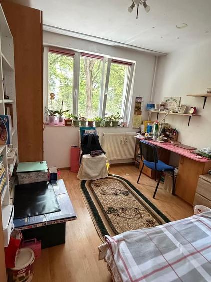 Apartament cu 3 camere decomandat în Drumul Taberei