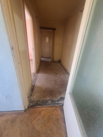 Apartament cu 3 camere decomandat în Cetate