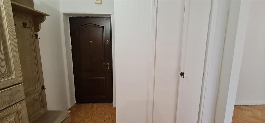 Apartament cu 2 camere semidecomandat, mobilat în Podgoria