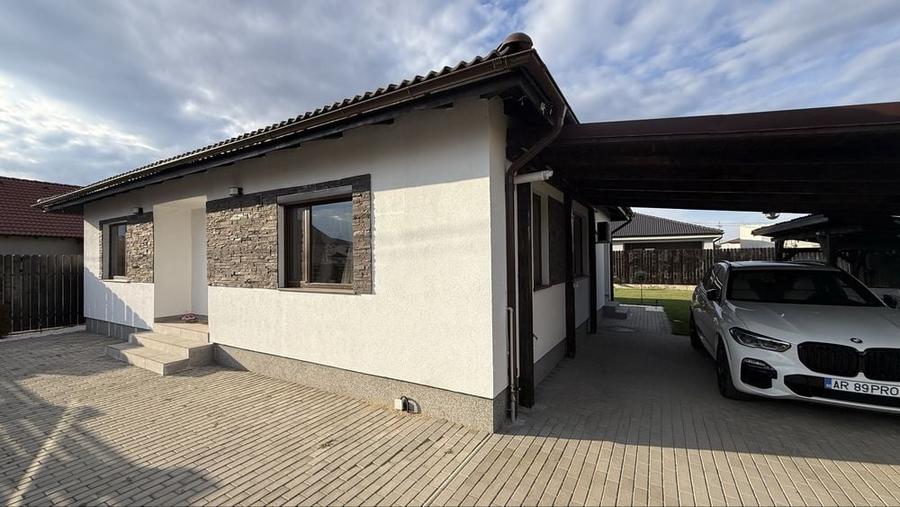 Casă cu 4 camere în Vladimirescu