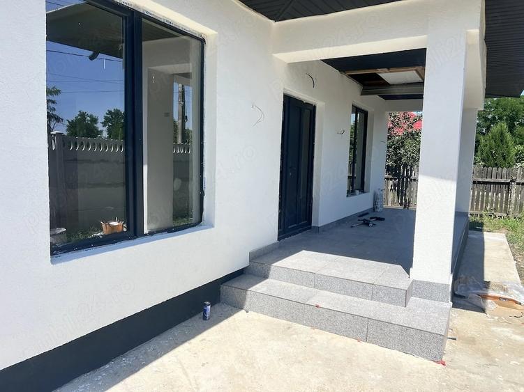Casă cu 4 camere cu Teren 400 Mp în Amara