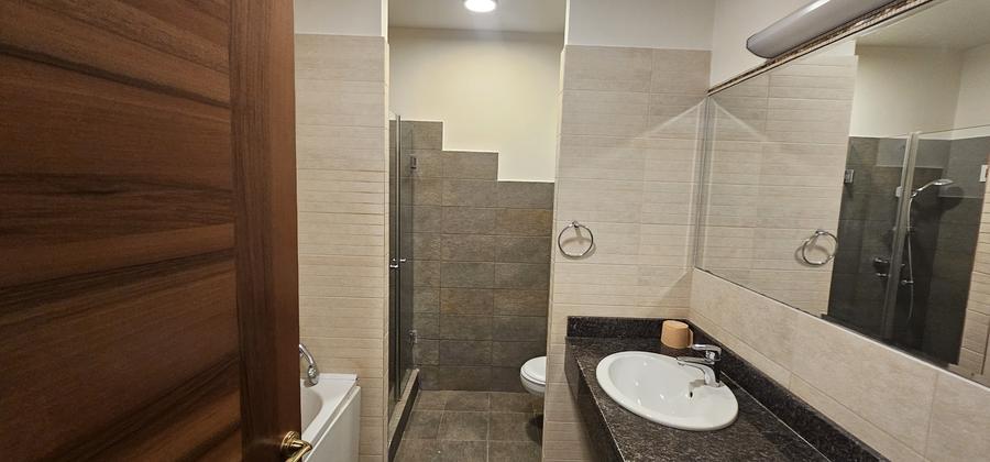 Apartament cu 4 camere decomandat în Barbu Văcărescu