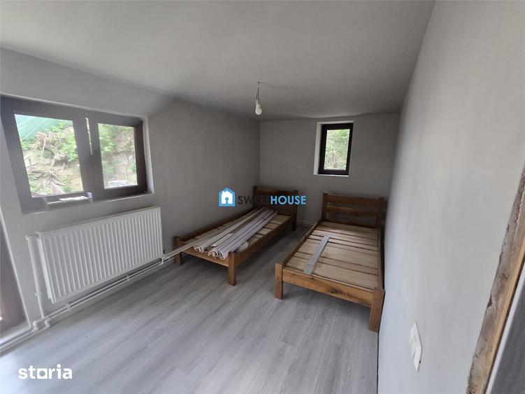 Casă cu 4 camere cu Teren 210 Mp în Central
