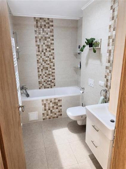 Apartament cu 2 camere decomandat în Tractorul