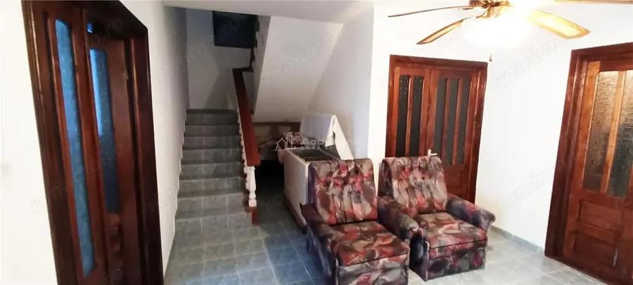 Casă cu 5 camere cu Teren 324 Mp în Berzasca