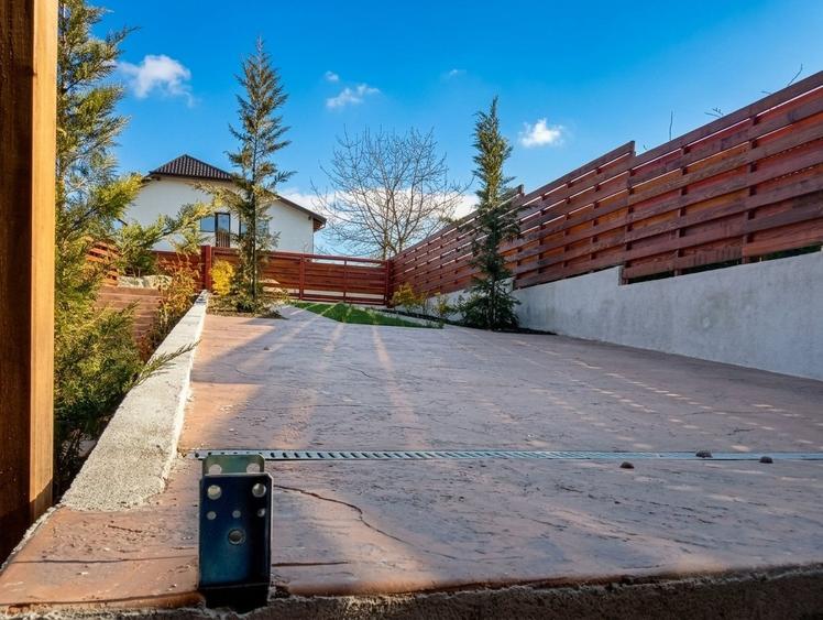 Casă individuală cu 5 camere cu Canalizare în Ciofliceni