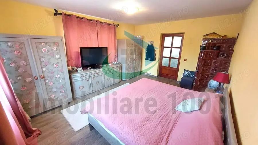 Casă cu 4 camere cu Teren 2431 Mp în Curtuiușu Mare