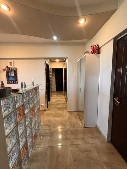 Apartament cu 3 camere decomandat în Pantelimon