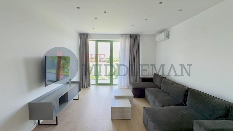 Apartament cu 3 camere semidecomandat, mobilat în Sisești
