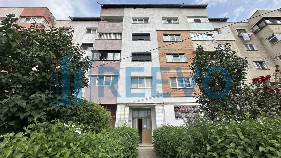 Apartament cu 2 camere decomandat, mobilat în Central