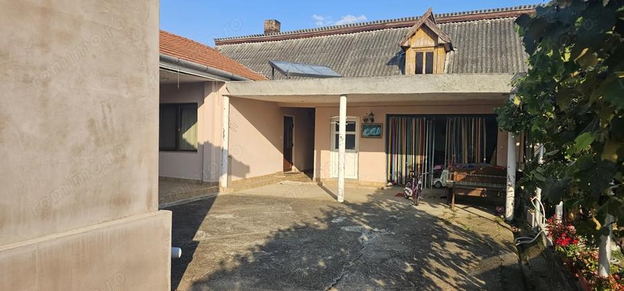 Casă cu Teren 680 Mp în Lugașu de Jos