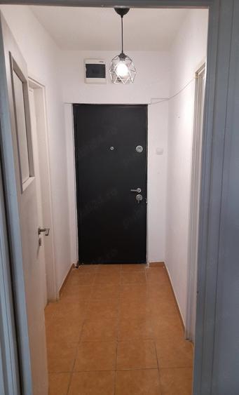 Apartament cu 2 camere semidecomandat în Giurgiului