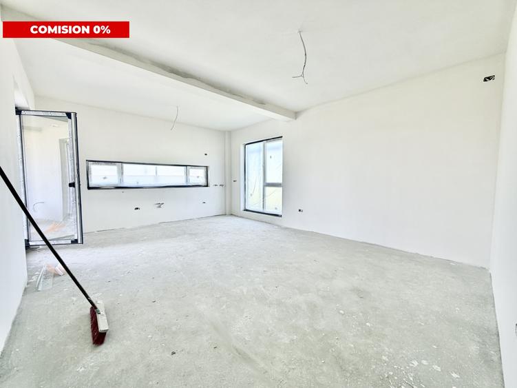 Apartament cu 3 camere semidecomandat în Moșnița Nouă