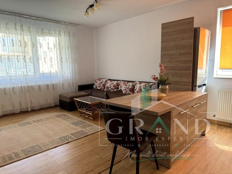 Apartament cu 2 camere semidecomandat, mobilat în Borhanci