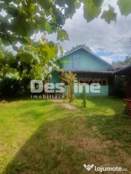 Casă cu 4 camere cu Teren 1280 Mp în Central