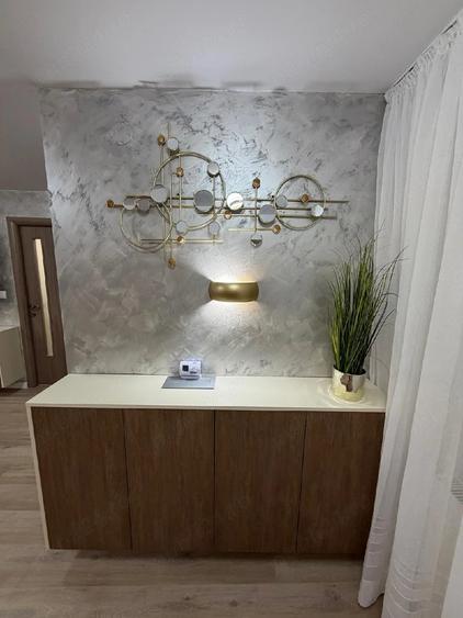 Apartament cu 3 camere decomandat în Petros