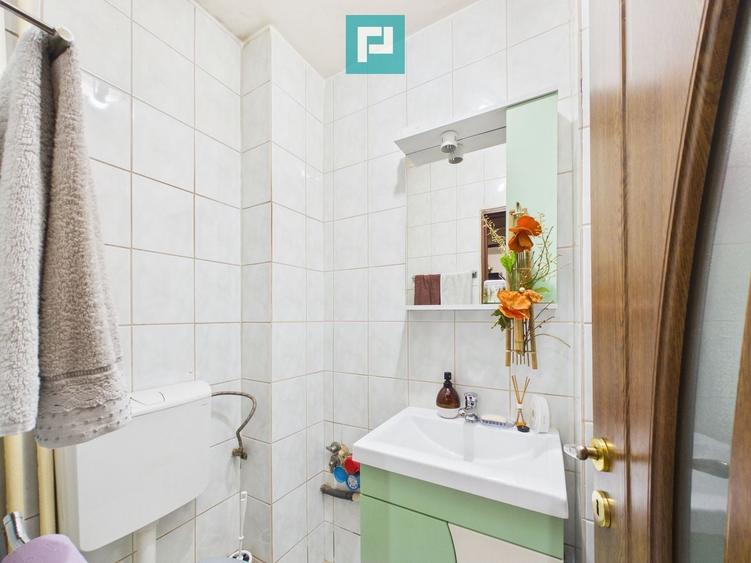 Apartament cu 3 camere nedecomandat, mobilat în Circumvalațiunii