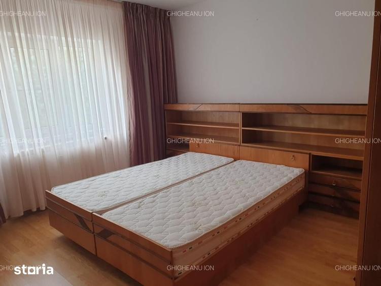 Apartament cu 4 camere decomandat în Vitan