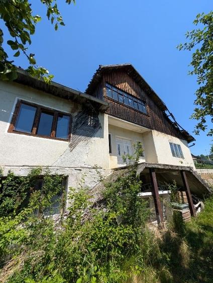 Teren Construcții intravilan de 300 mp, în Valea Borcutului