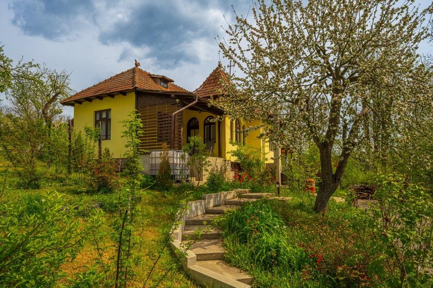 Casă individuală cu 3 camere cu Teren 945 Mp în Provița de Sus