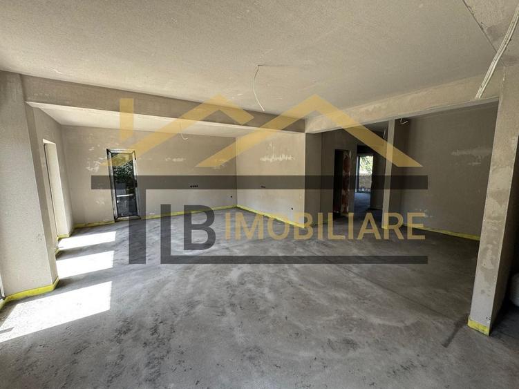Apartament cu 3 camere semidecomandat în Unirii