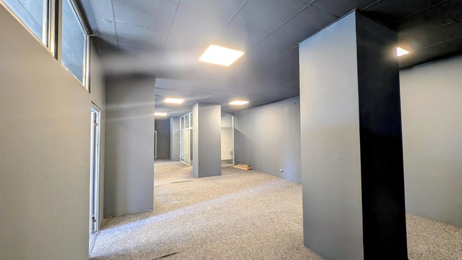 In incinta Casei Presei Libere,renovat,compartimentat,pentru birouri - 1