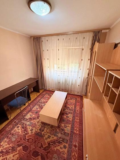 Apartament cu 4 camere decomandat în Central