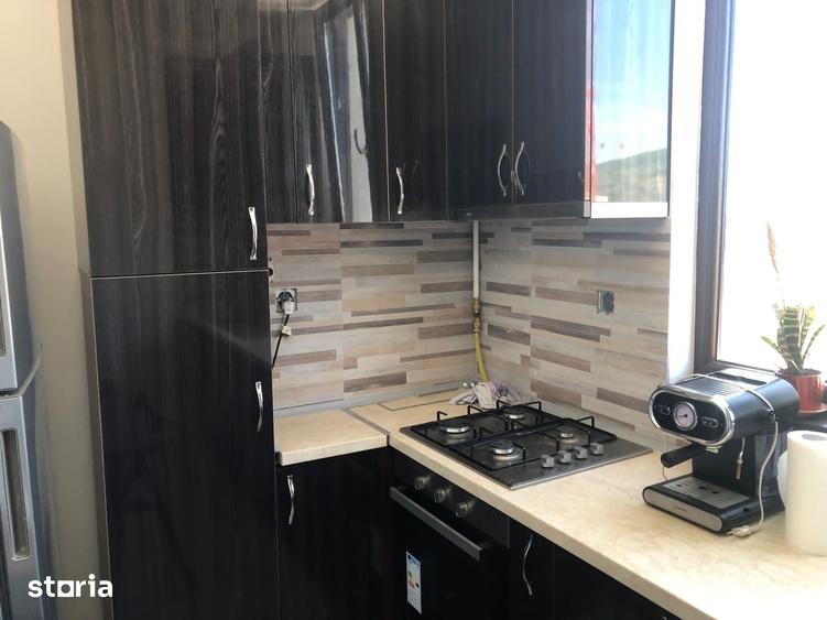 Apartament cu 3 camere semidecomandat în Exterior Vest