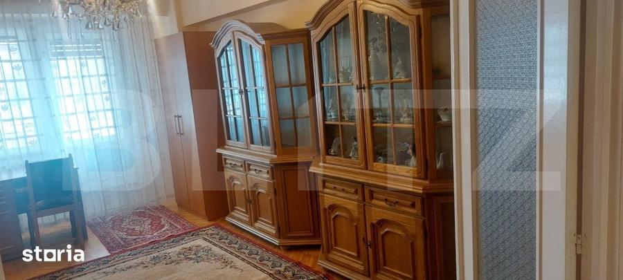 Apartament cu 3 camere decomandat în Orașul Nou