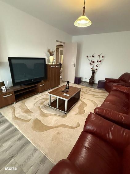 Apartament Ciuperca 3camere decomandate cu centrala 2/4 - 8