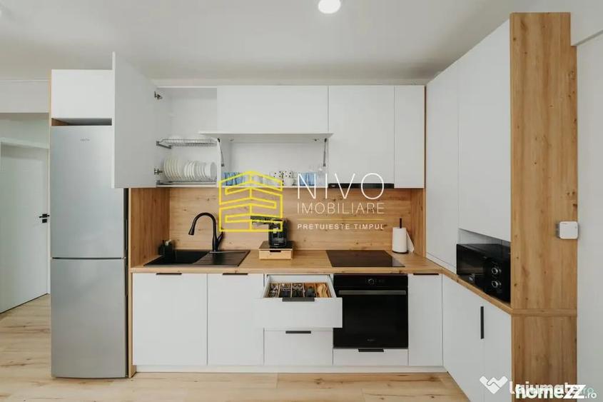 Apartament cu 3 camere semidecomandat în Livezeni