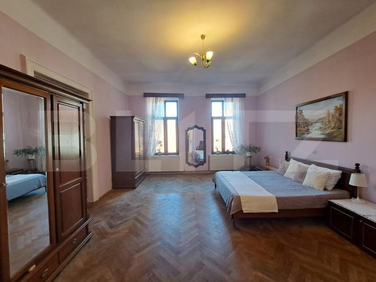 Apartament cu 6 camere semidecomandat, mobilat în Centrul Istoric