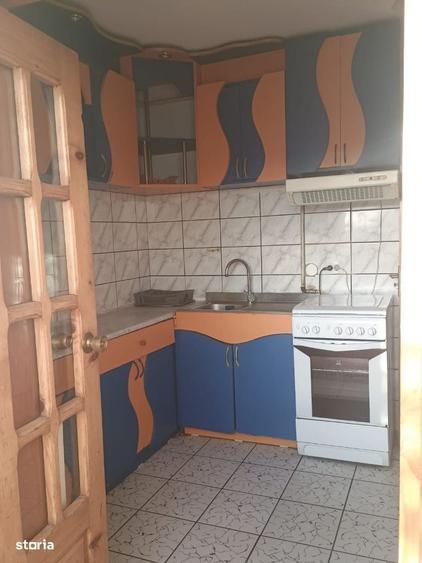Apartament cu 3 camere decomandat în Patriei